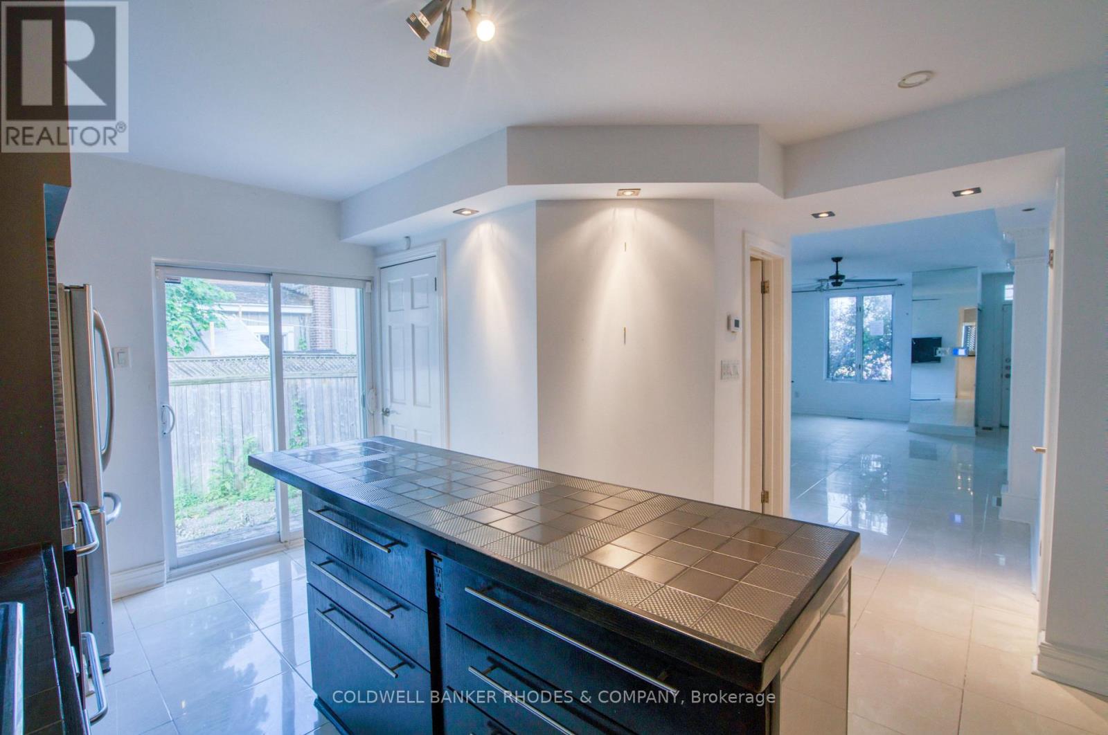 2 Bed, 2 Bath House for Sale in Ottawa – 300 ST ANDREW STREET, Ottawa – MLS# X13609106 - Image 10