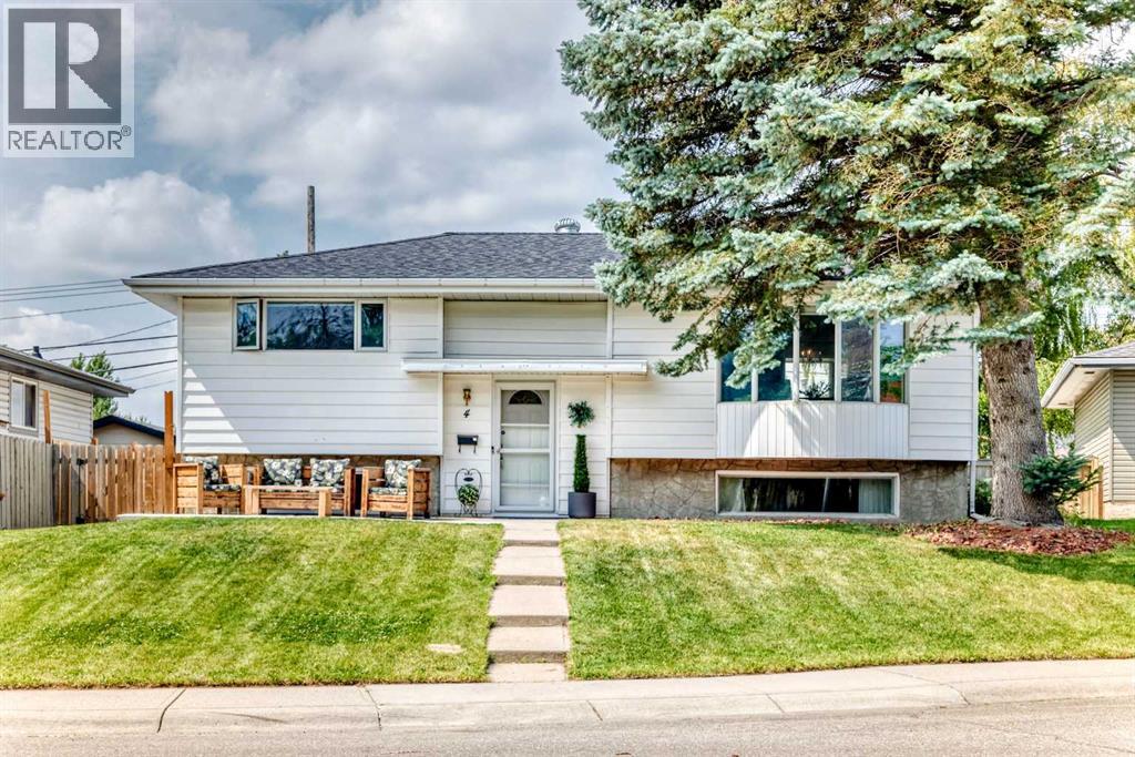 4 Marbrooke Circle NE, Marlborough, Calgary photo 1