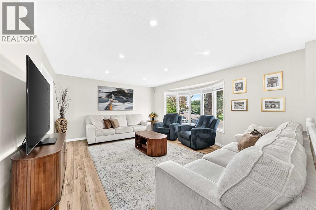 4 Marbrooke Circle NE, Marlborough, Calgary photo 4