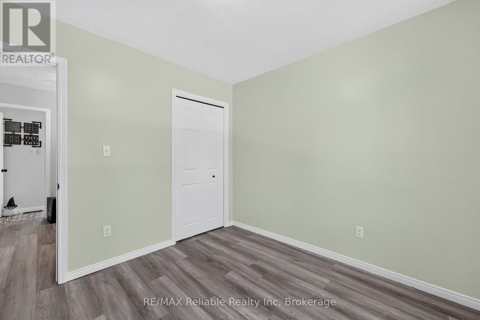 17 SUNCOAST DRIVE W - 24