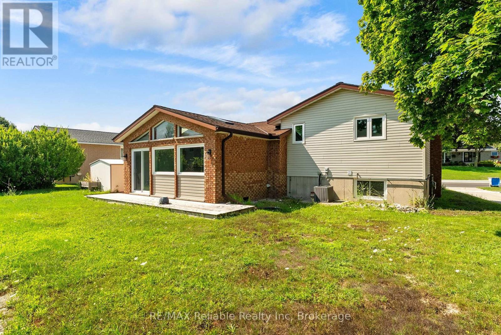 17 SUNCOAST DRIVE W - 36
