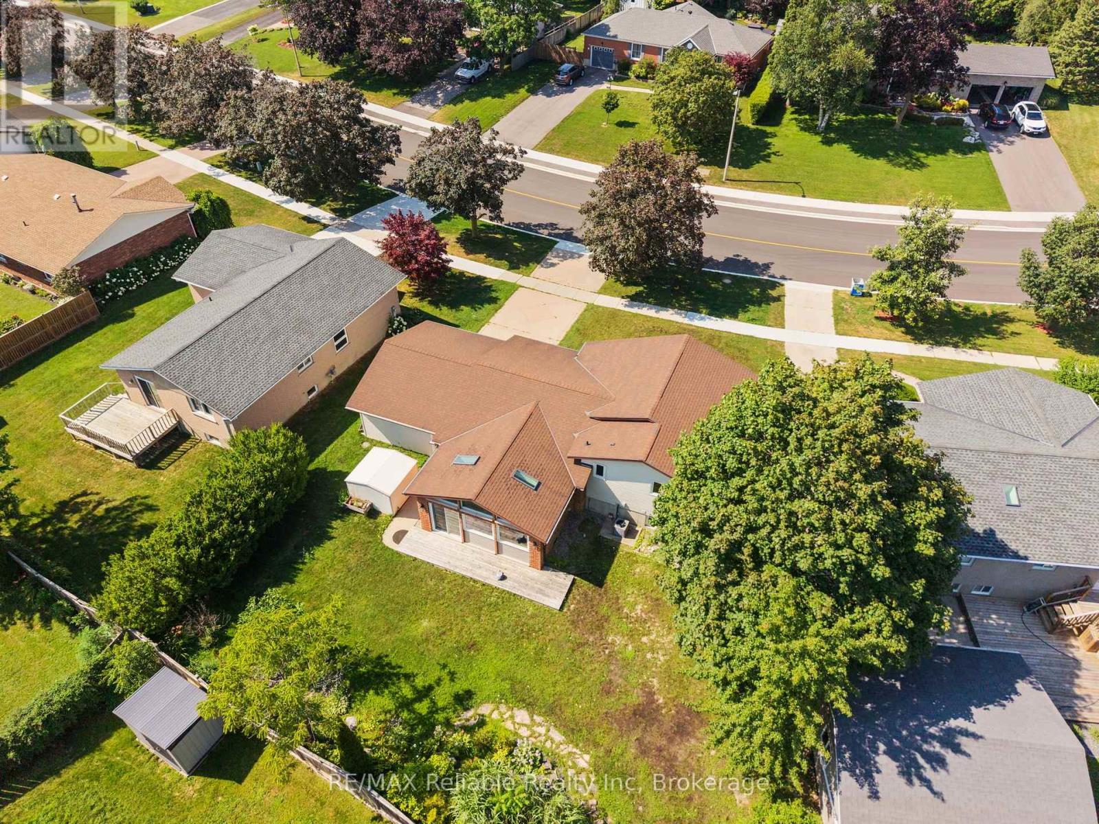 17 SUNCOAST DRIVE W - 38