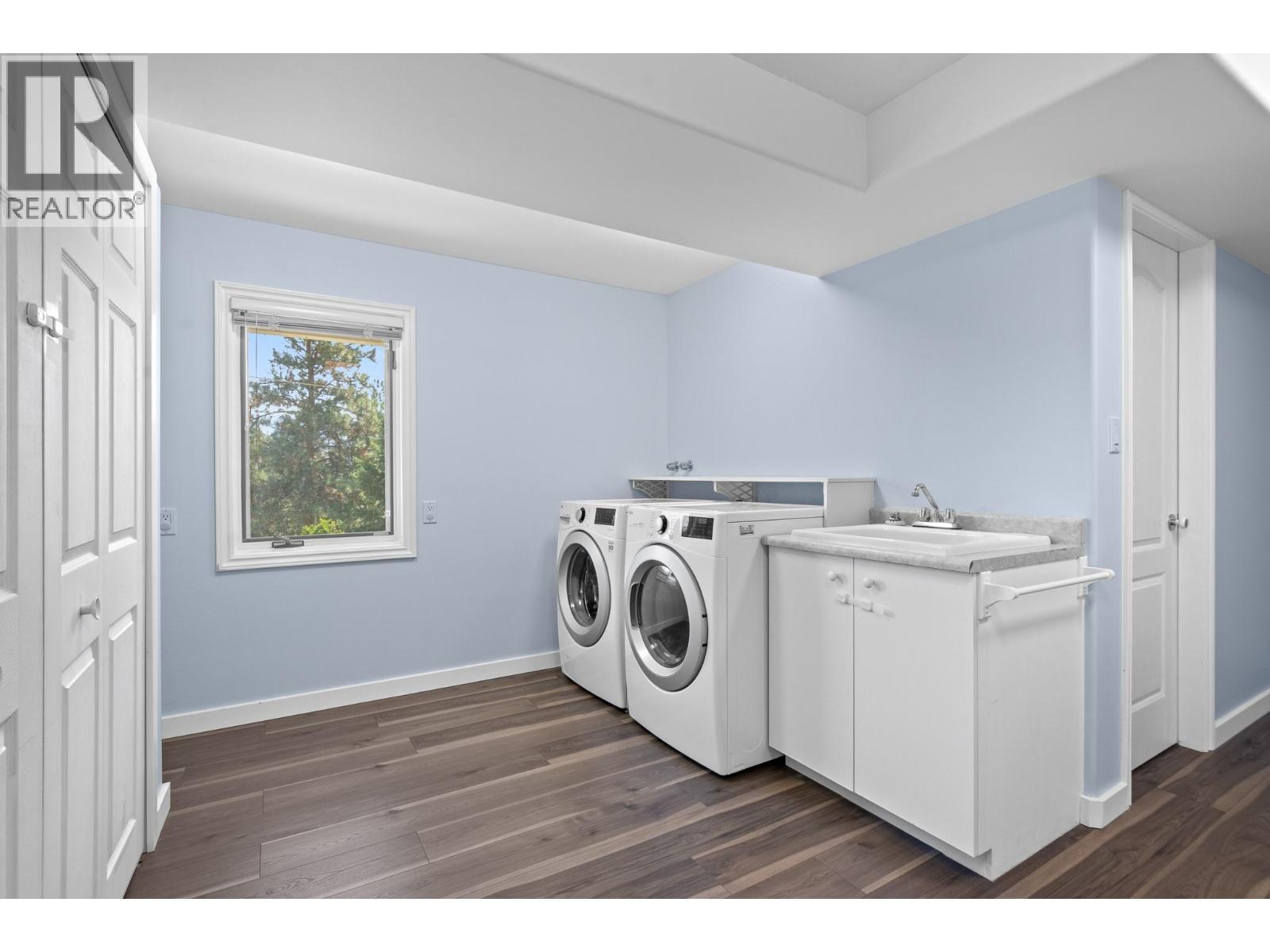 2455 Westwood Drive - 15