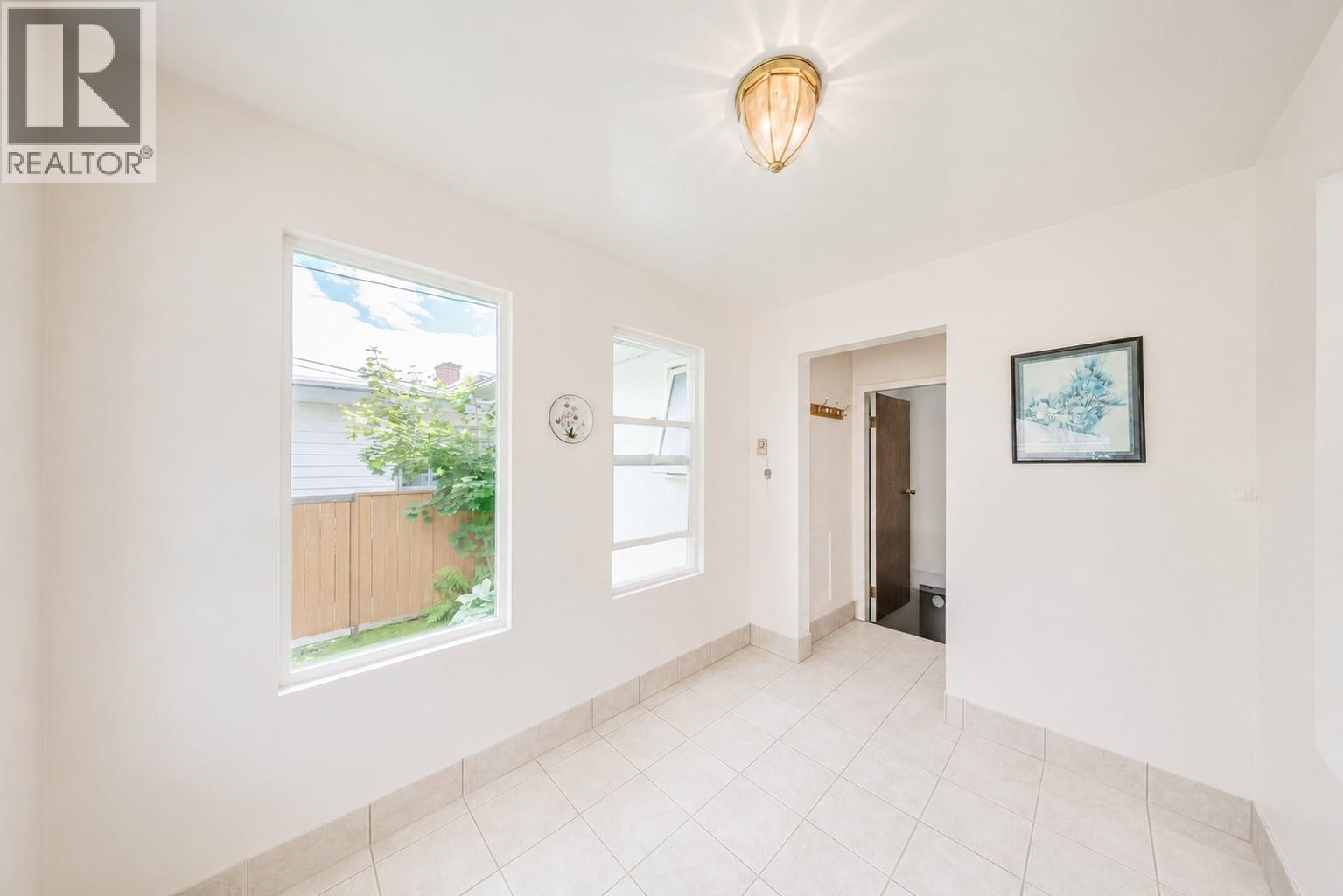 3311 Dahlia Crescent - 12