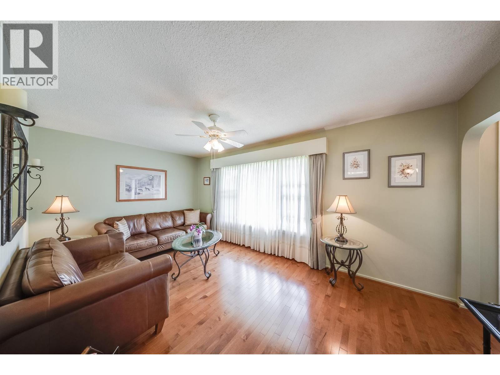 3311 Dahlia Crescent - 4