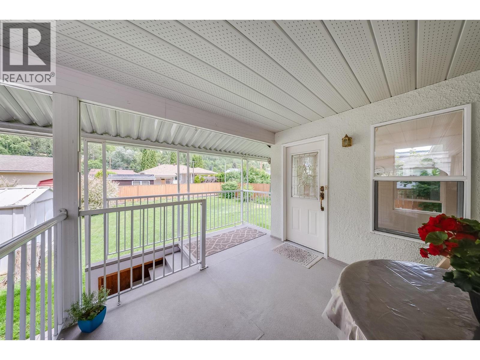3311 Dahlia Crescent - 13