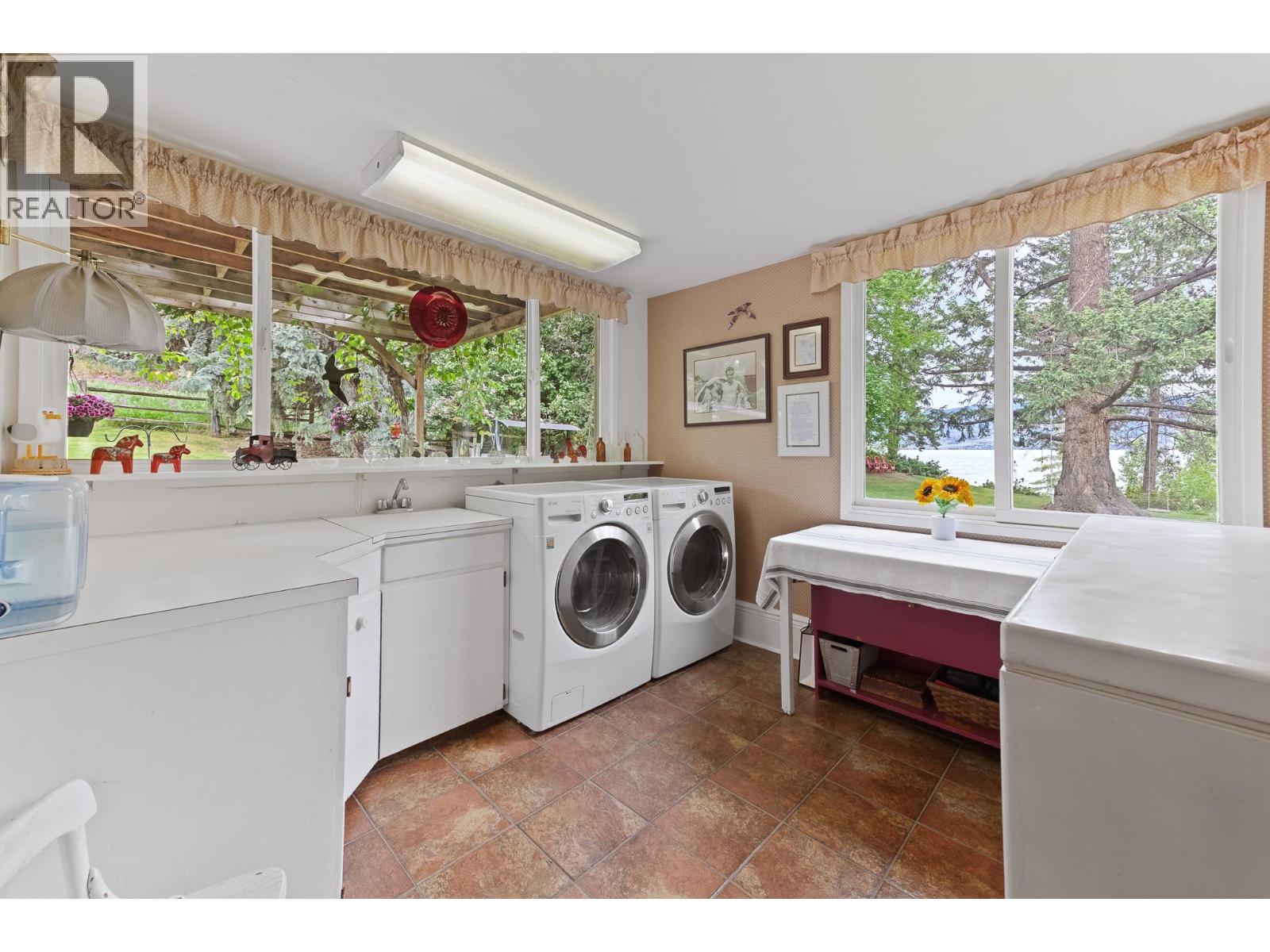 4852-4858 Lakeshore Road - 12