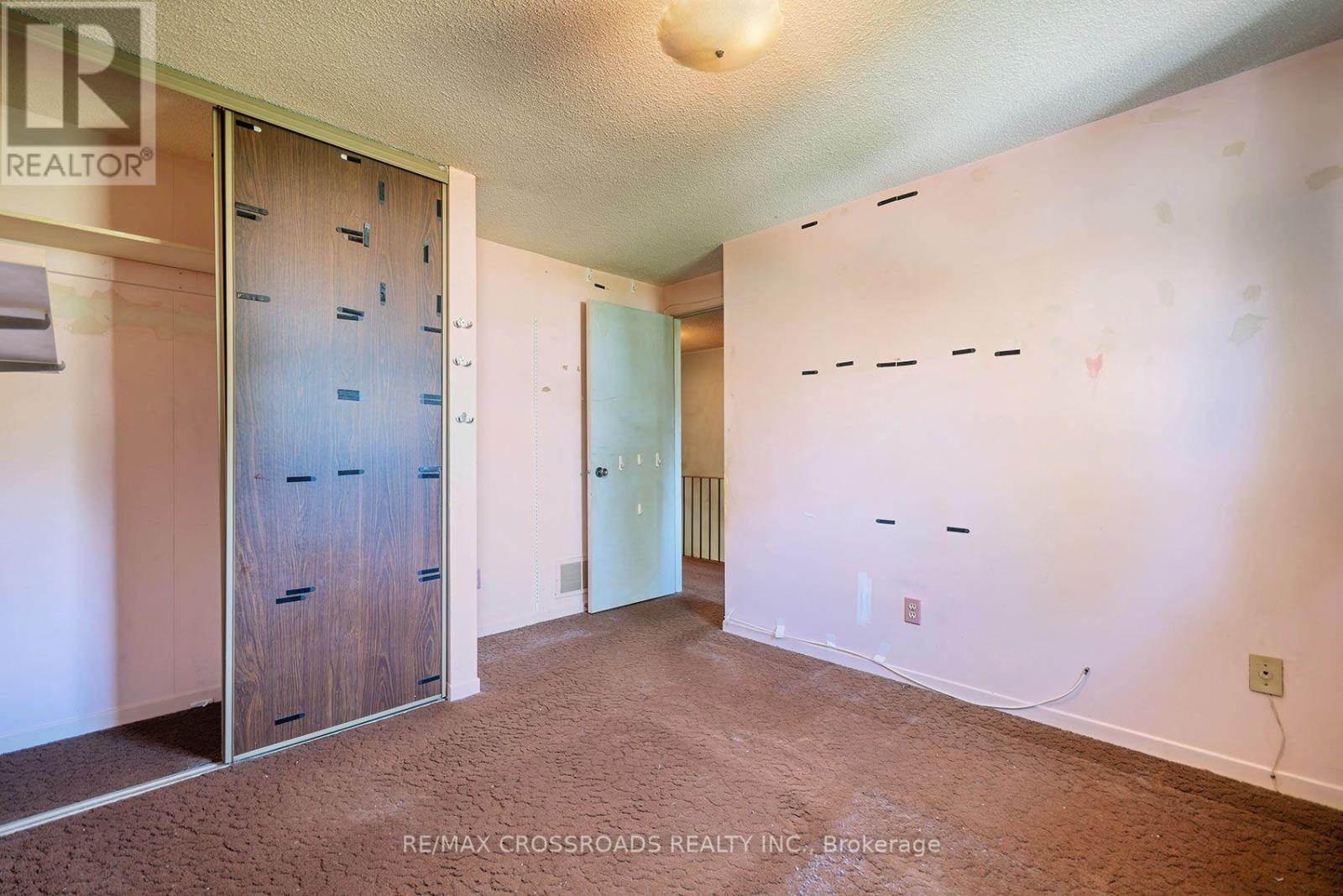 54 OMEGA SQUARE - 20