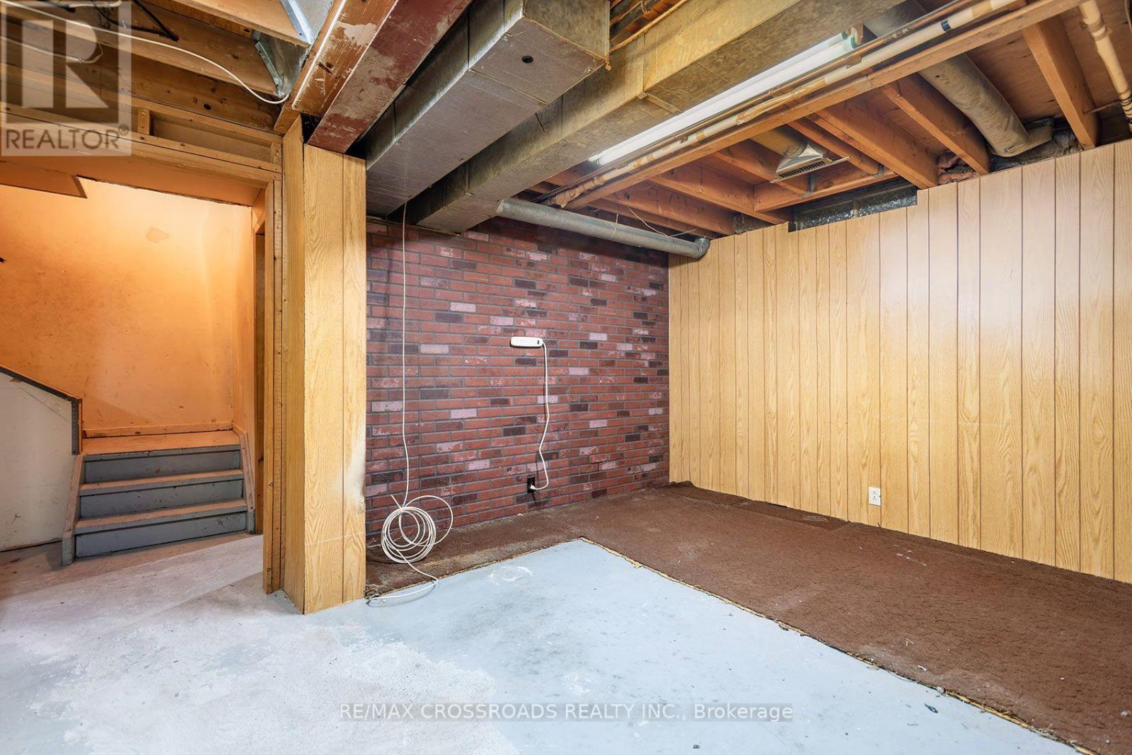 54 OMEGA SQUARE - 25