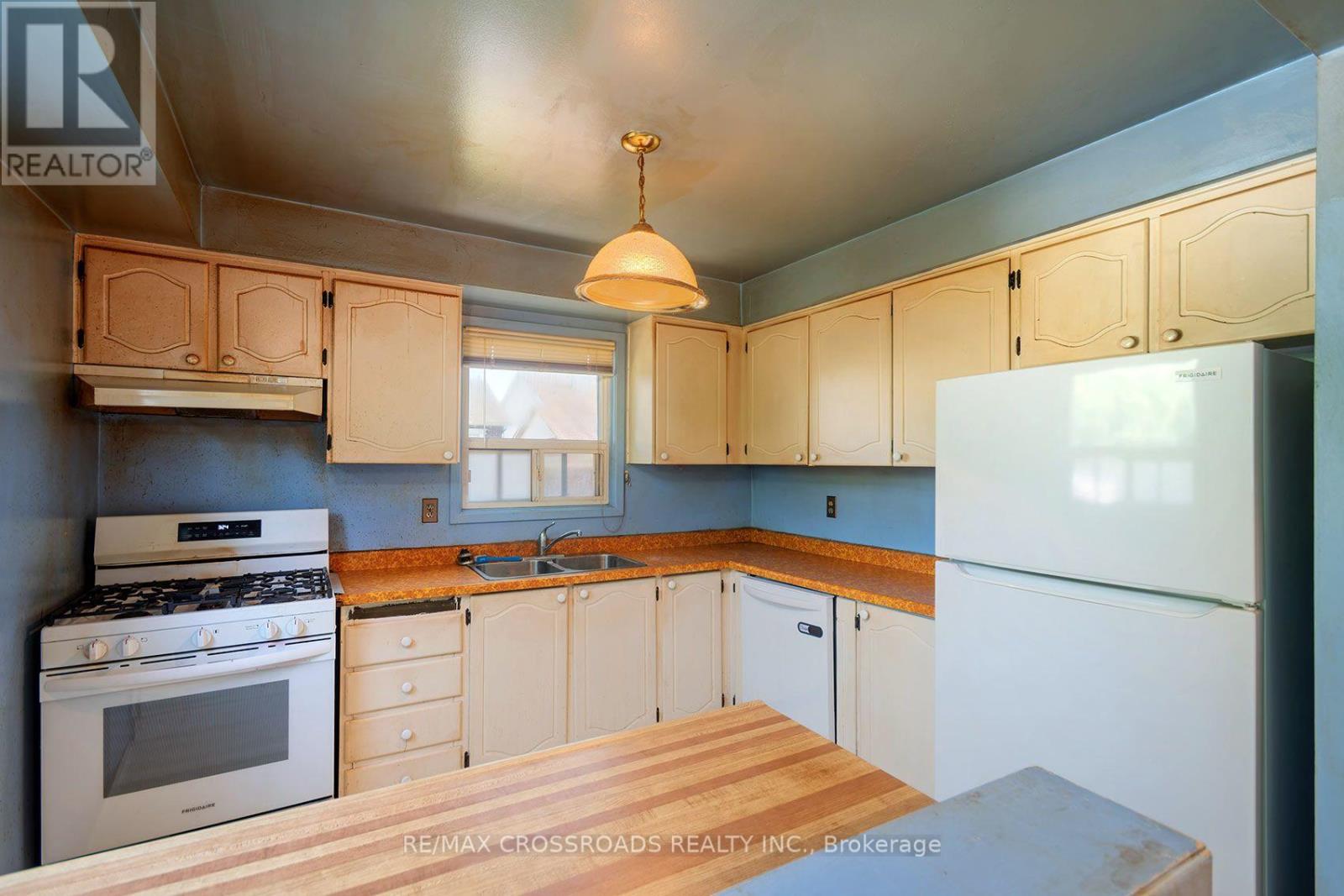 54 OMEGA SQUARE - 12