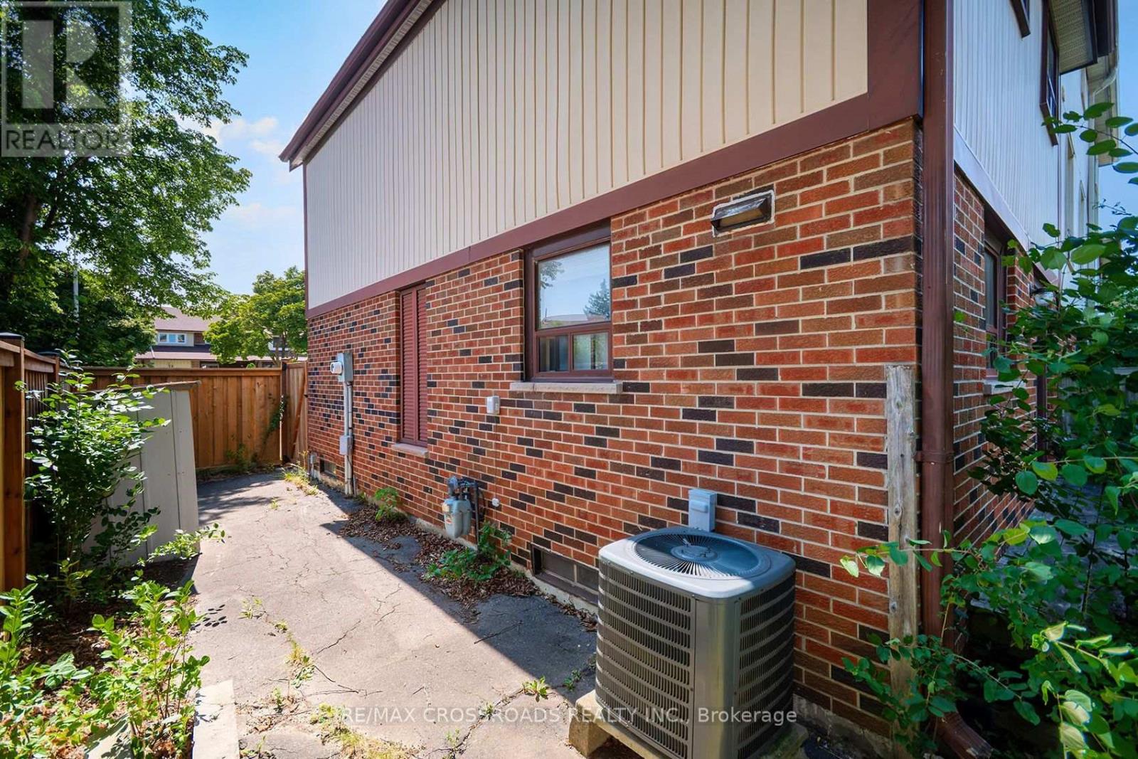 54 OMEGA SQUARE - Image 38