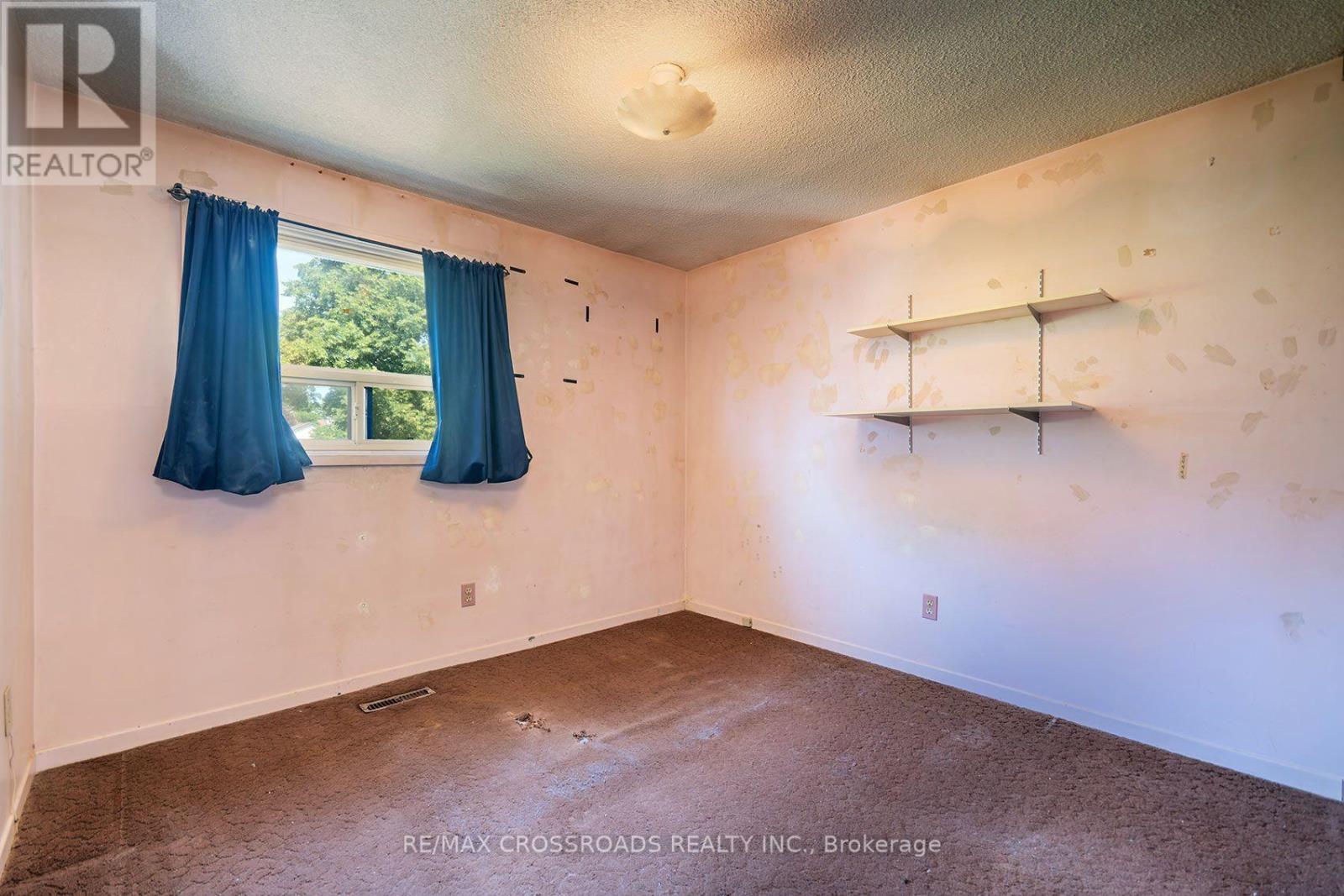 54 OMEGA SQUARE - 19