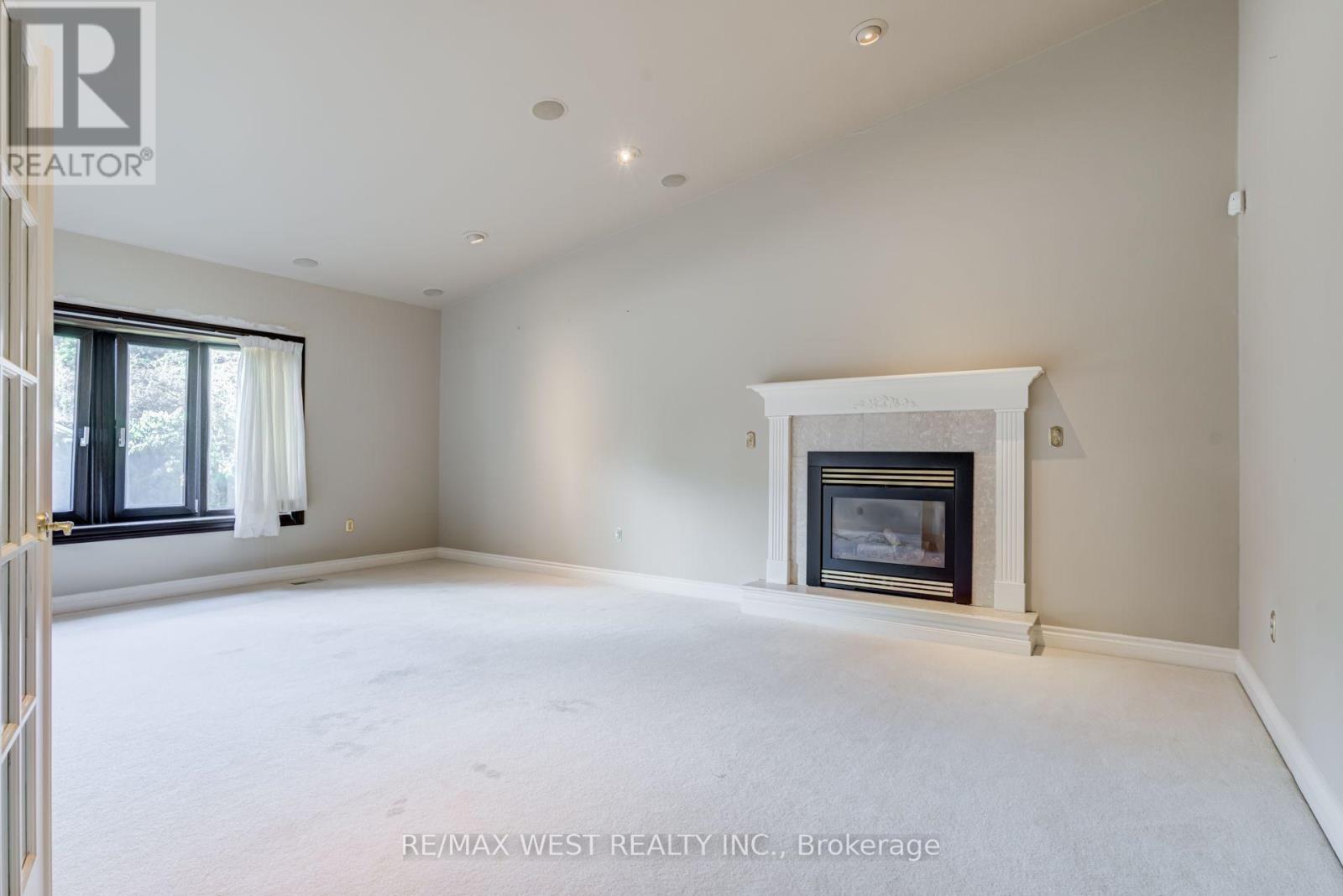 54 LYNNDALE ROAD - 15