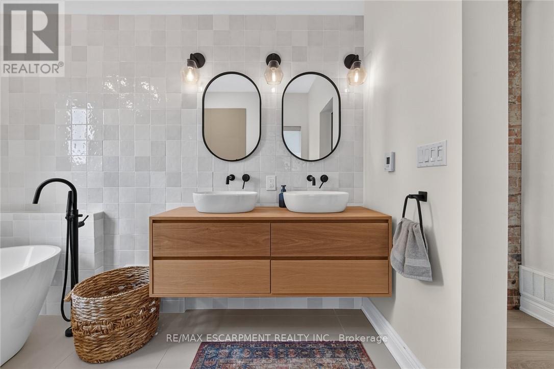 7327 RAINHAM ROAD - Image 32