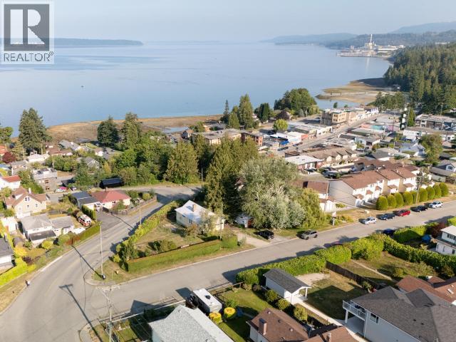 6892 BURNABY STREET - 5