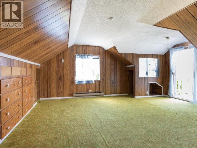 6892 BURNABY STREET - 25
