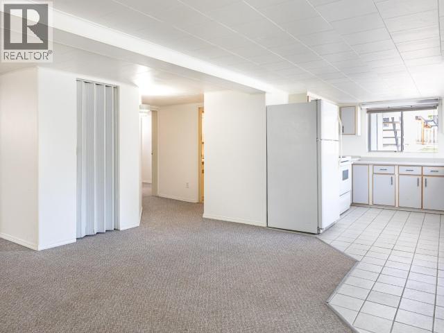 6892 BURNABY STREET - 35