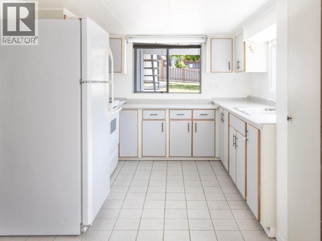 6892 BURNABY STREET, Powell River