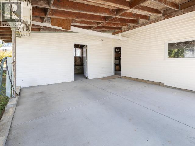 6892 BURNABY STREET, Powell River