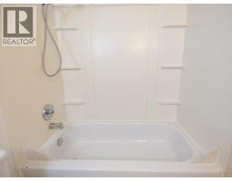 6892 Burnaby Street, Powell River, BC  Photo 41