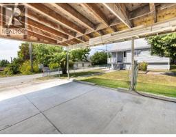 6892 Burnaby Street, Powell River, BC  Photo 46