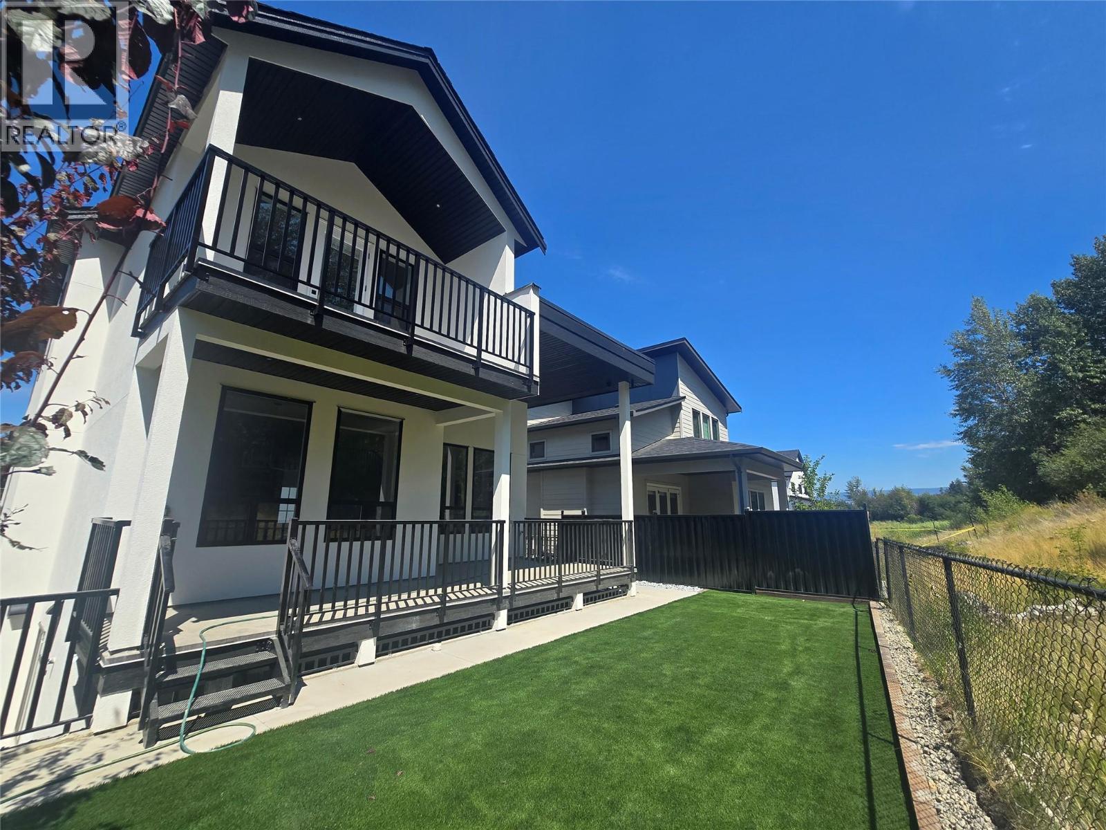  996 Bull Crescent, Kelowna