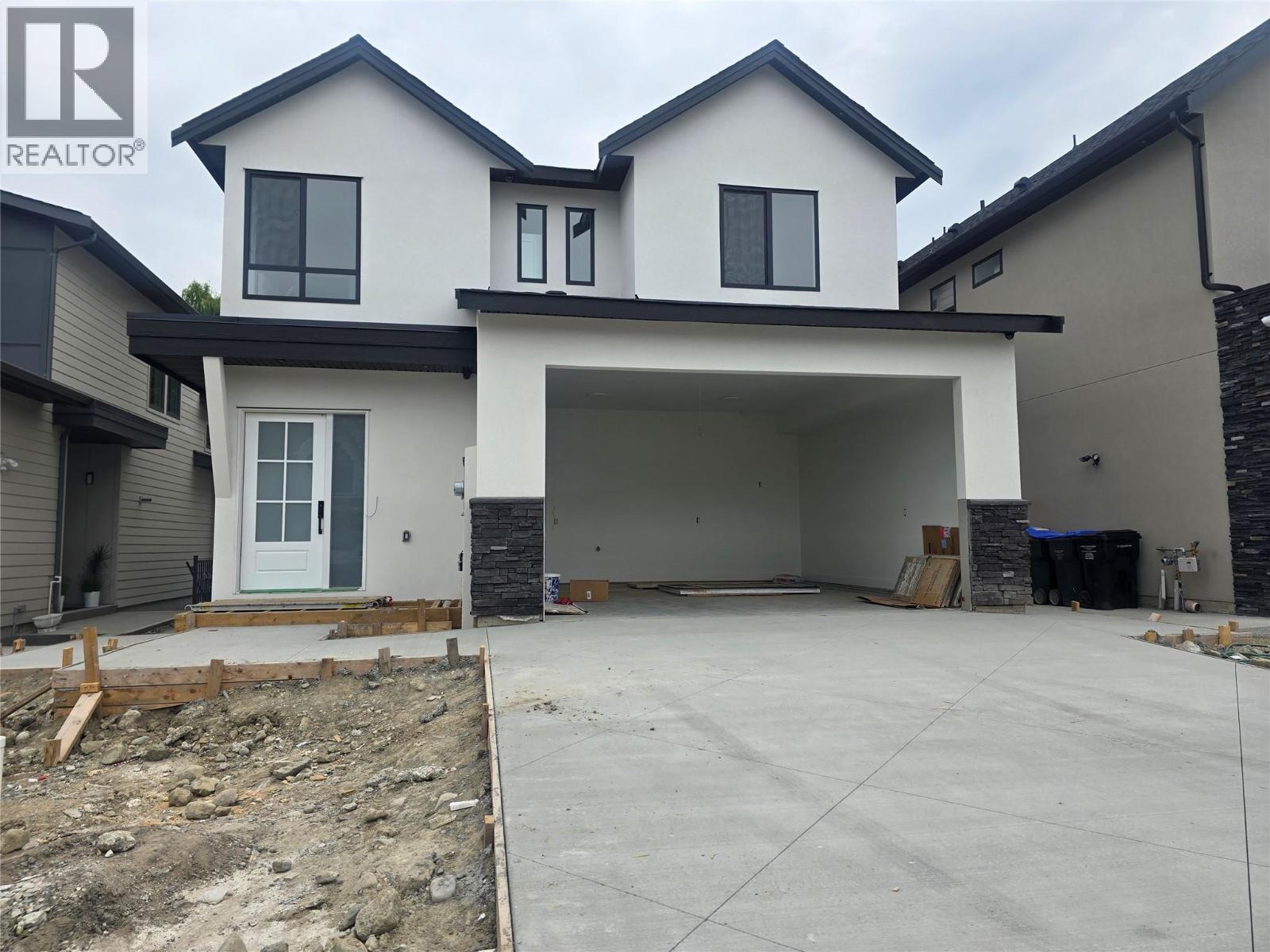  996 Bull Crescent, Kelowna