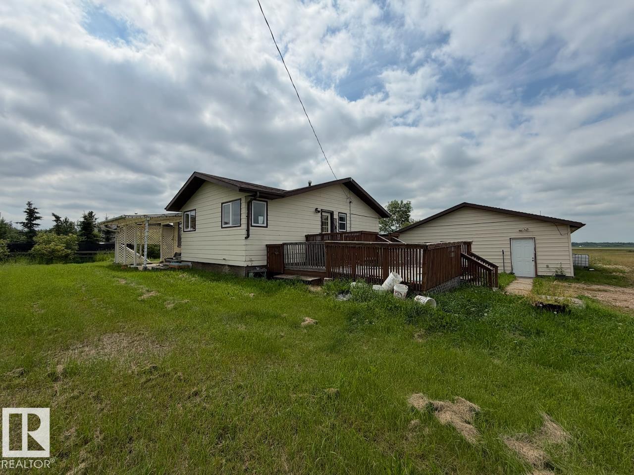 45 Richfield RD, Rural Sturgeon County — photo 2