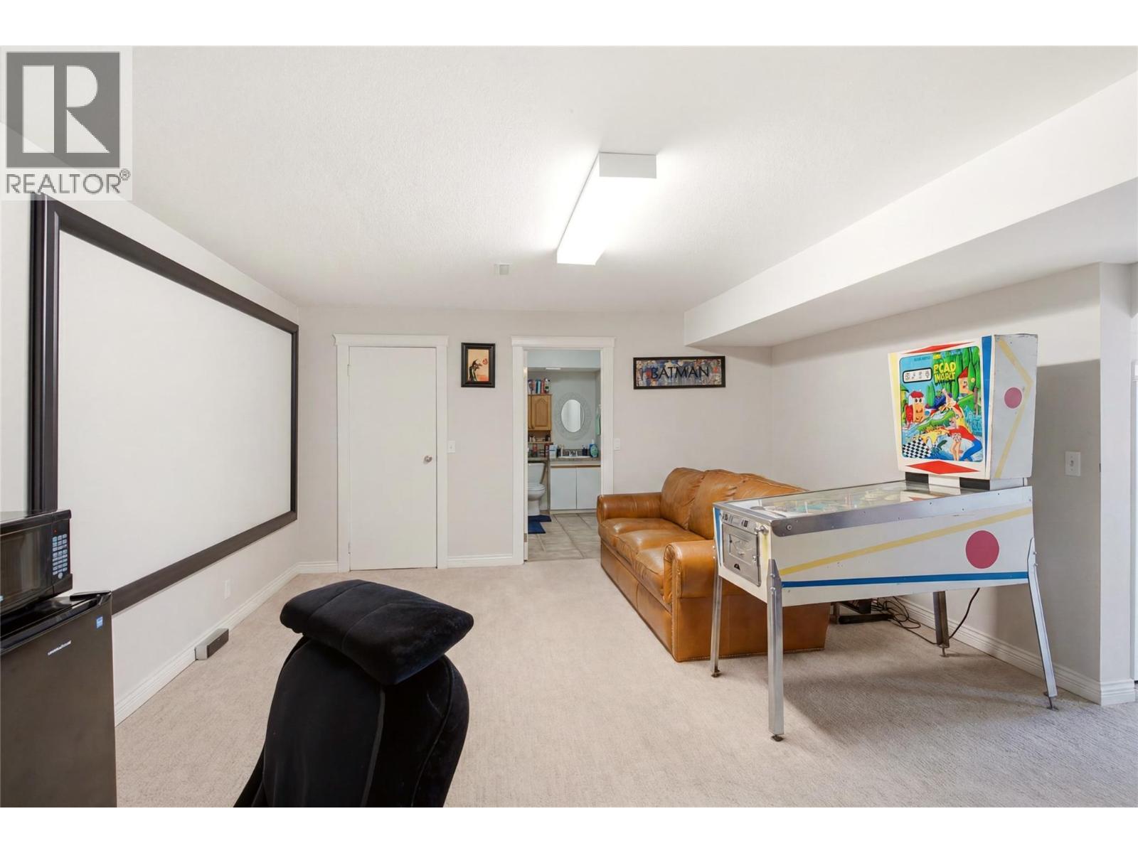 2260 Omineca Place - 29