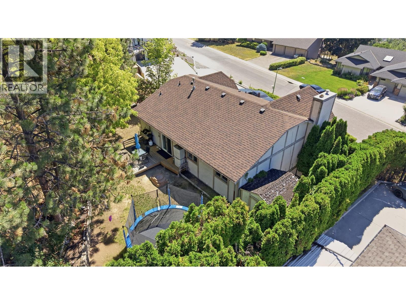 2260 Omineca Place - 41