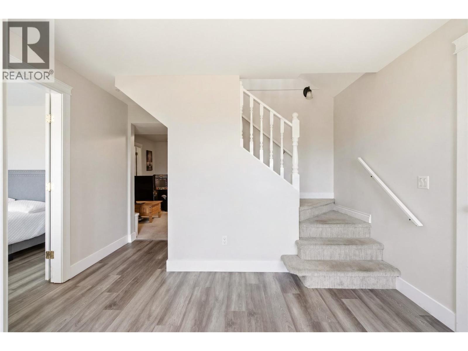 2260 Omineca Place - 27