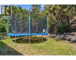 2260 Omineca Place, Kelowna, BC V1V1H7 Photo 38