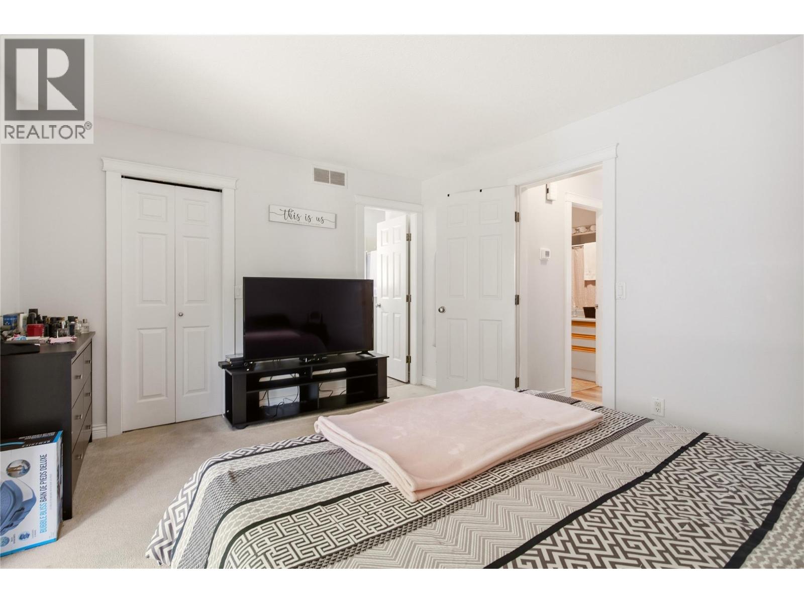 2260 Omineca Place - 21