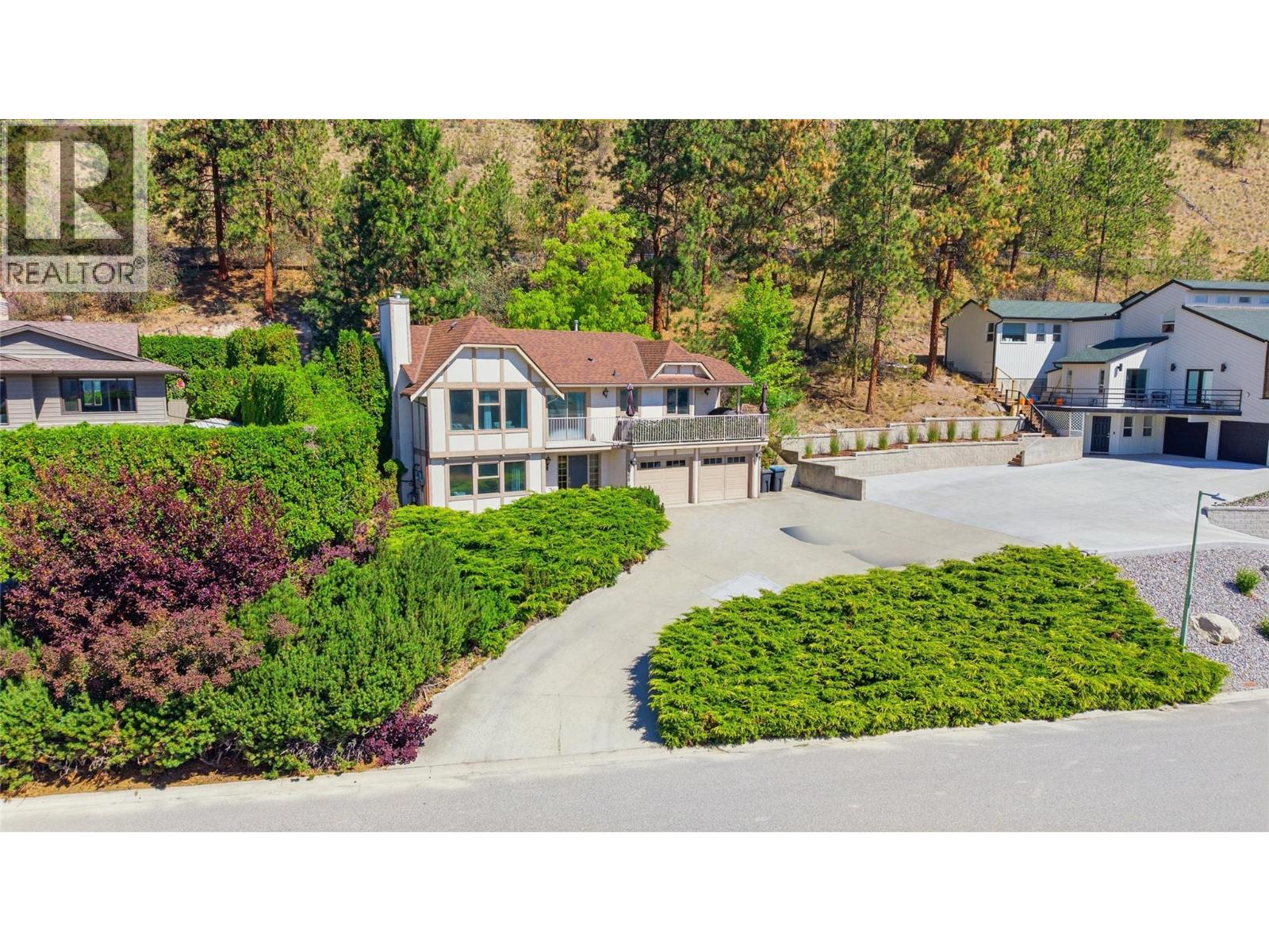 2260 Omineca Place - 43