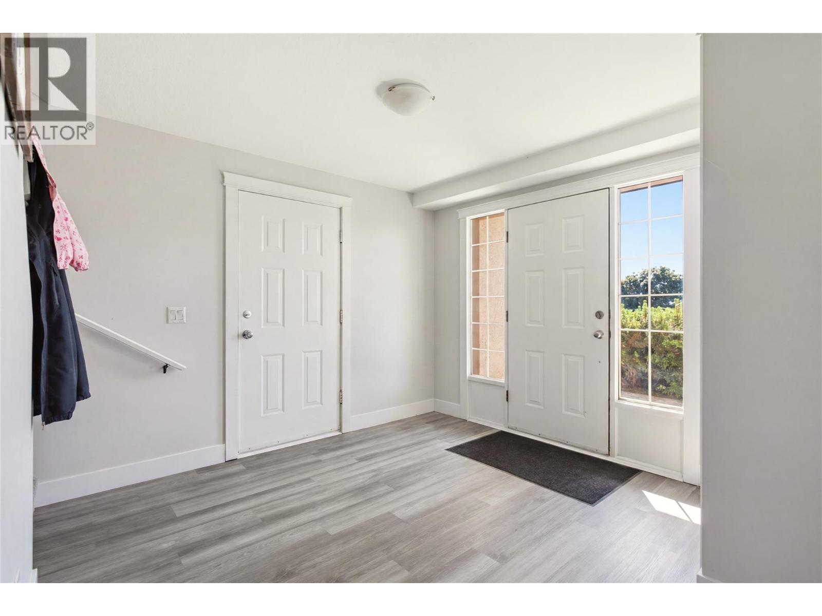 2260 Omineca Place - 26