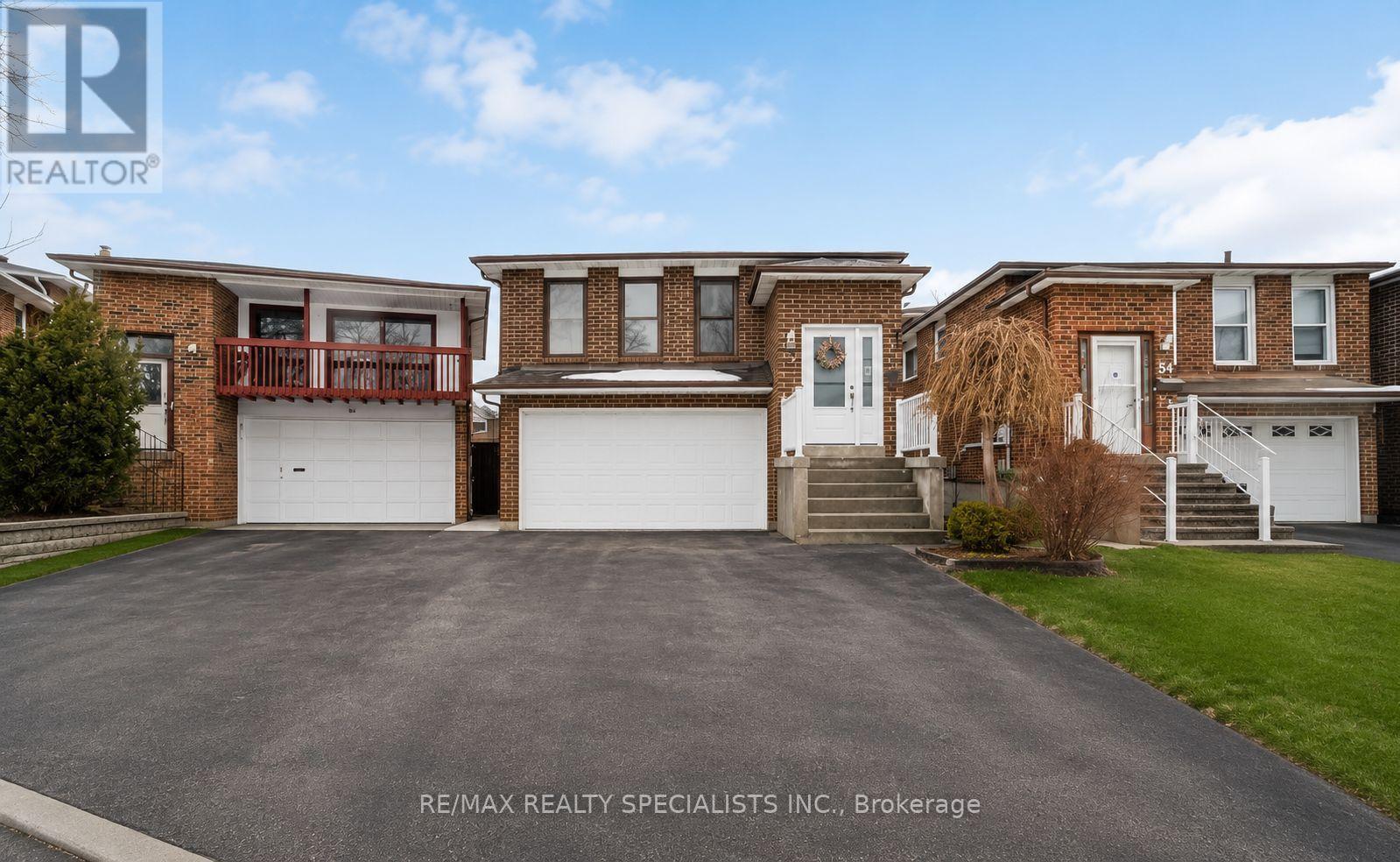 52 MAPLEHURST SQUARE - 1