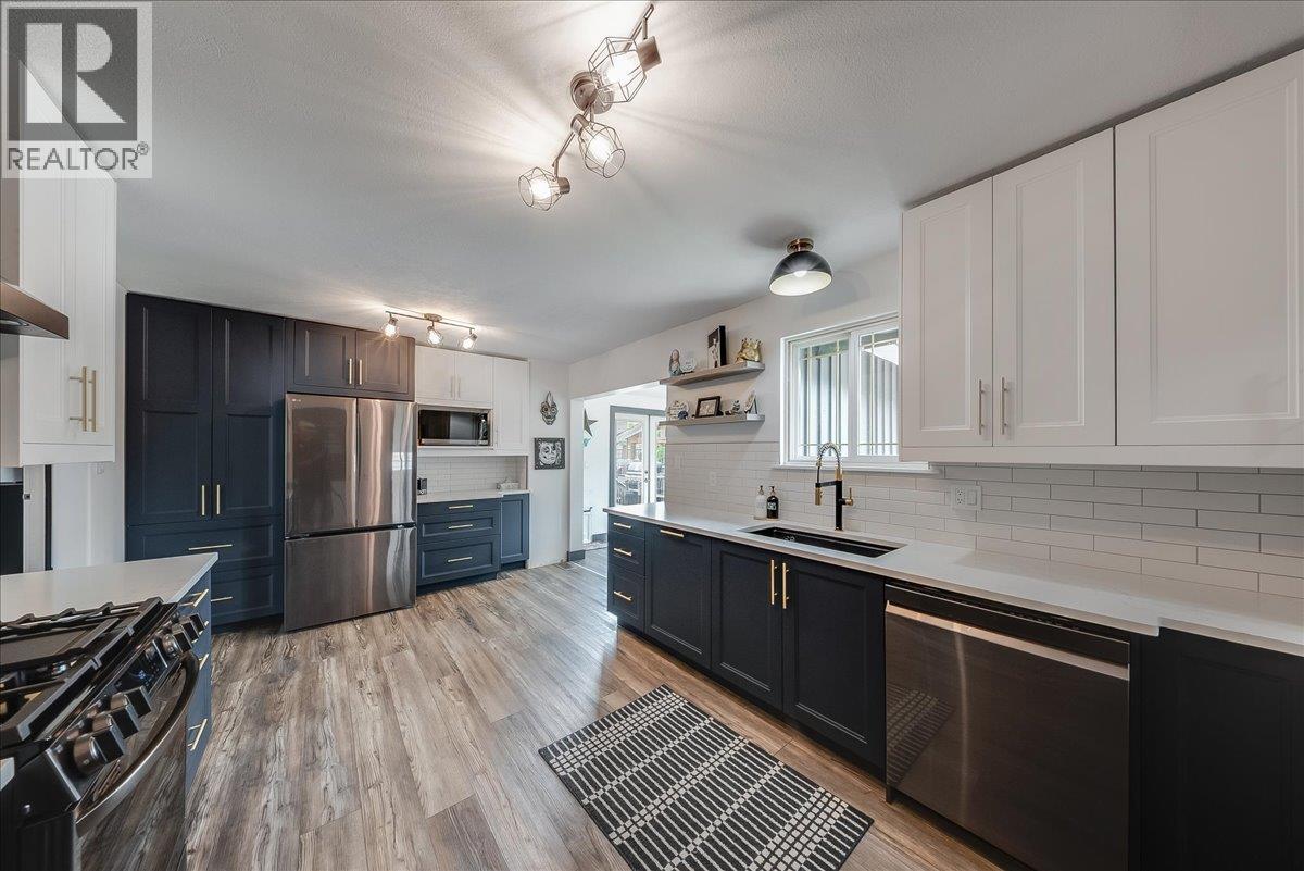 77 Walnut Avenue - 14