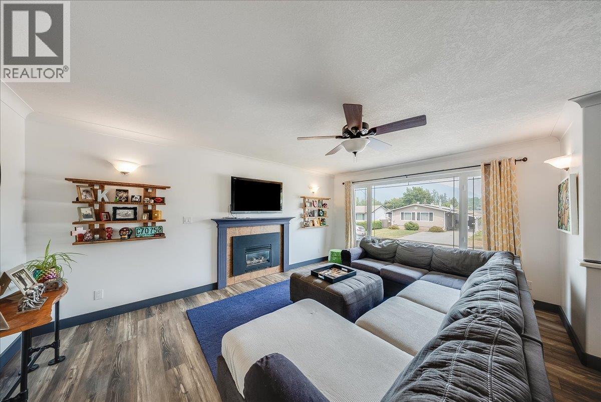 77 Walnut Avenue - 24