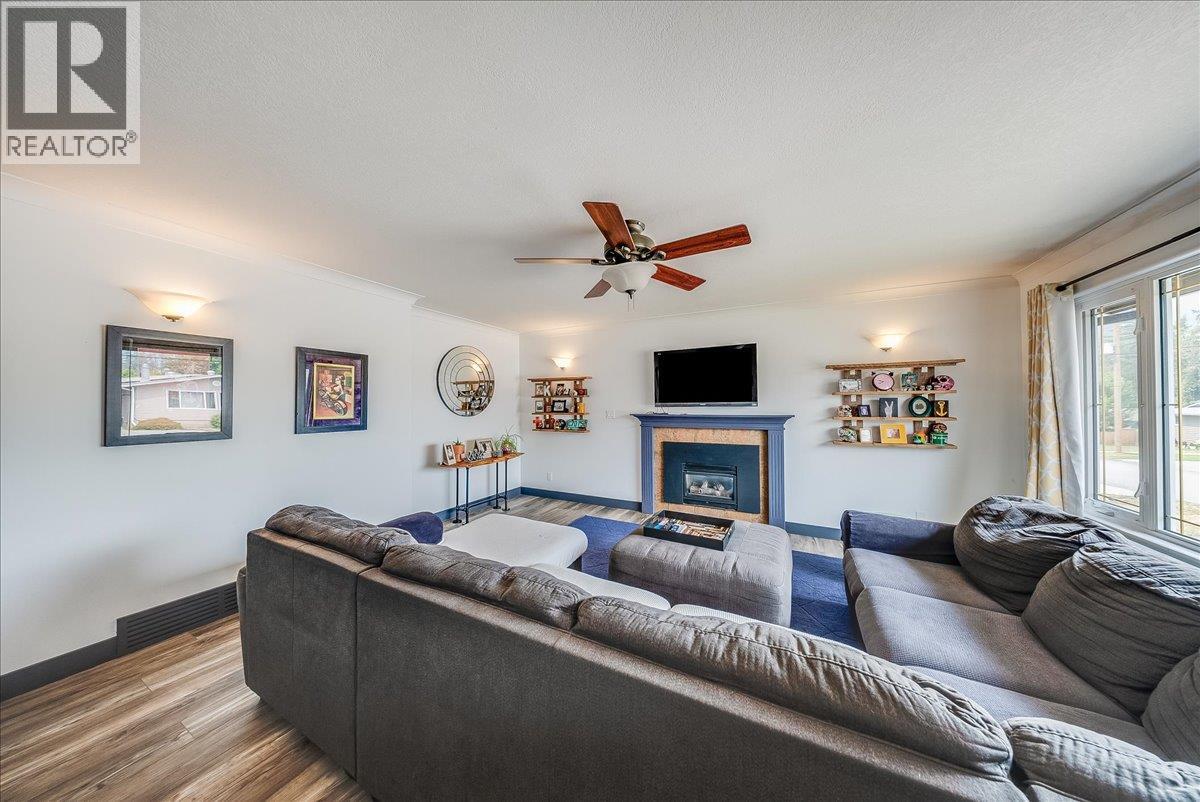 77 Walnut Avenue - 25