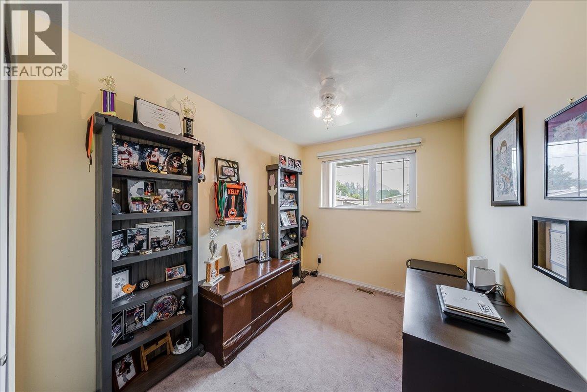 77 Walnut Avenue - 34
