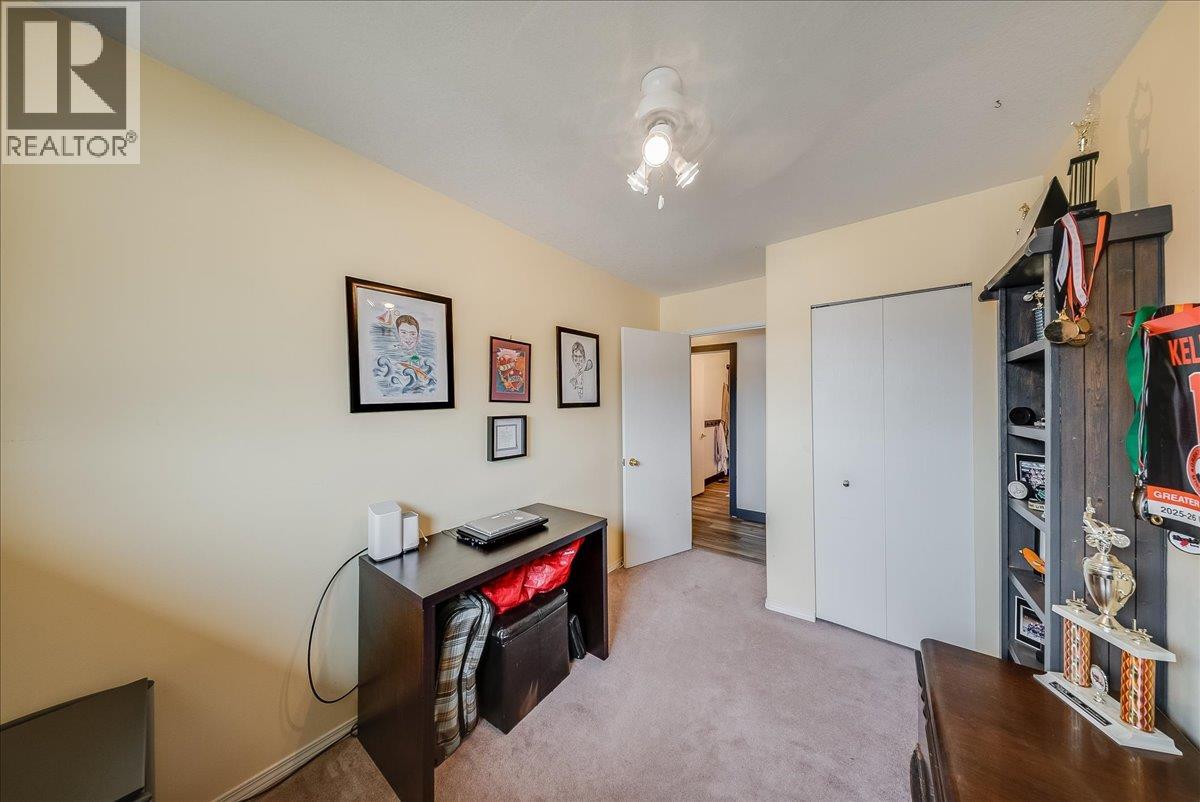 77 Walnut Avenue - 35