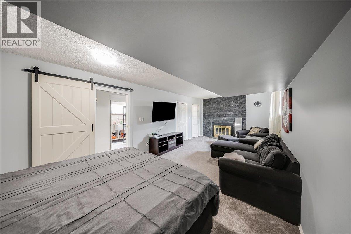 77 Walnut Avenue - 38
