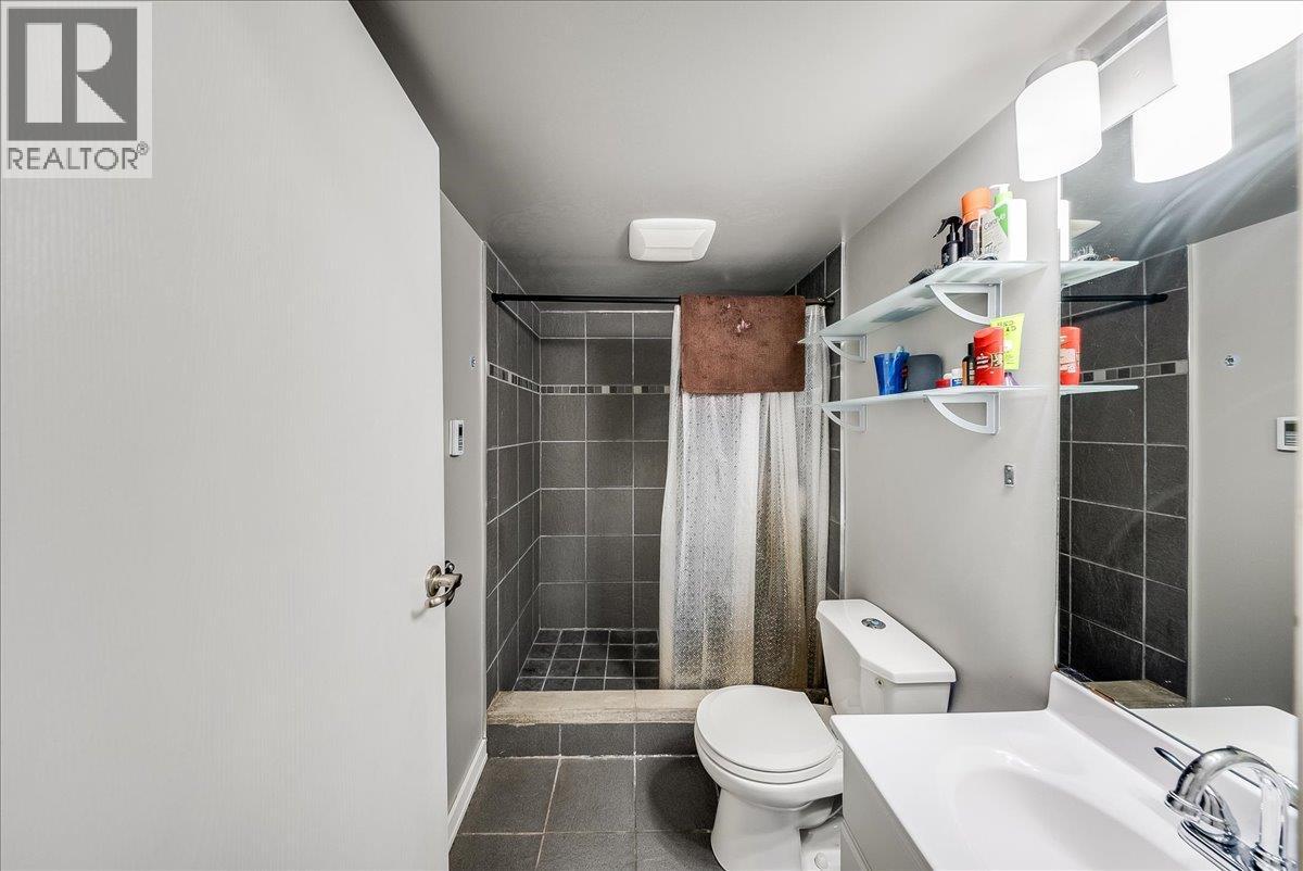 77 Walnut Avenue - 44