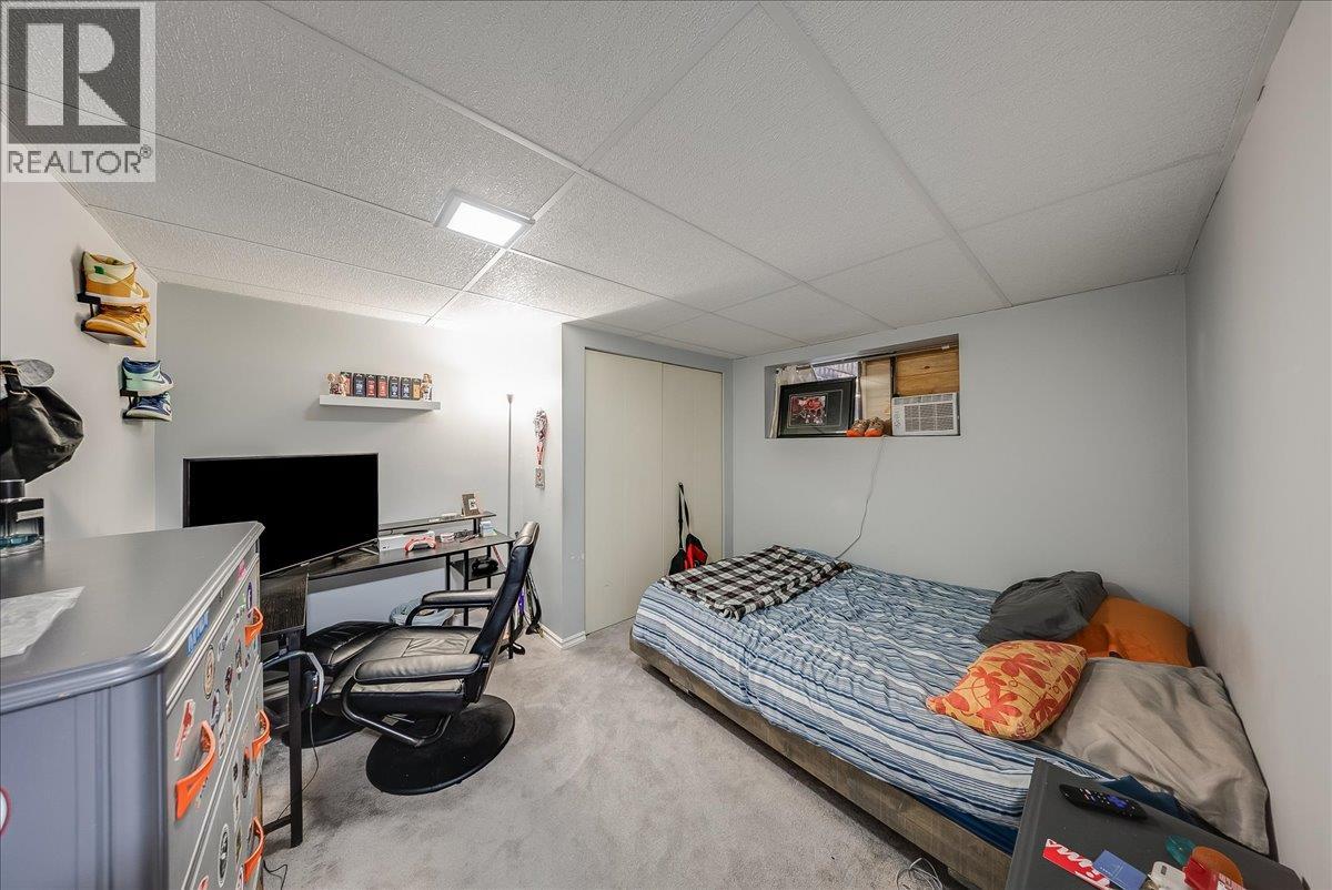 77 Walnut Avenue - 46
