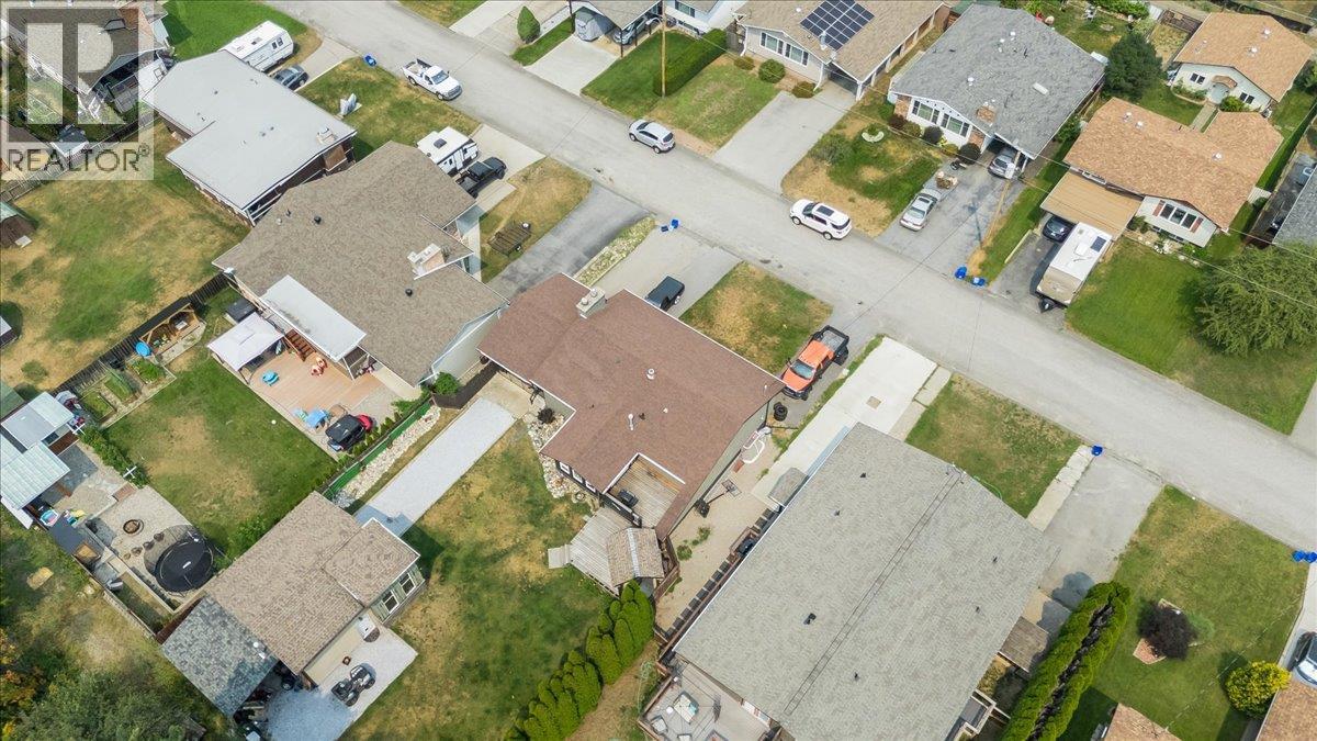 77 Walnut Avenue - 76
