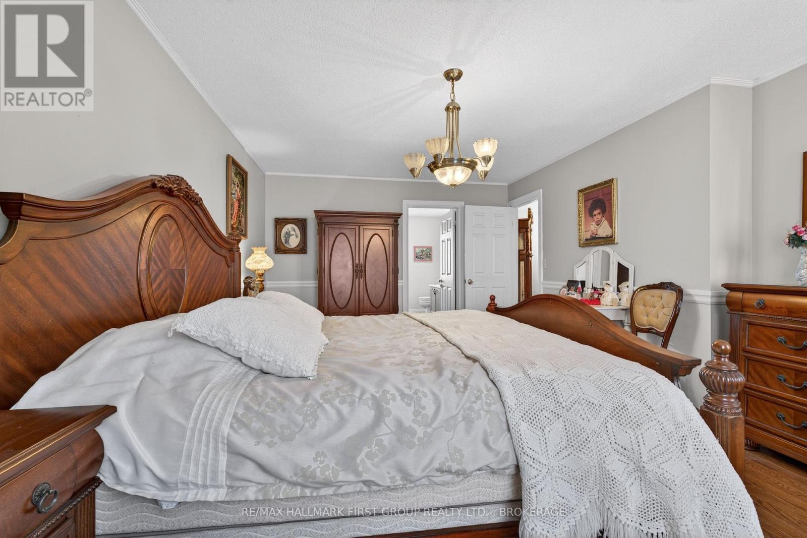 1130 CAITLIN CRESCENT - 18