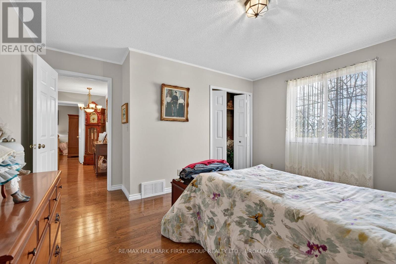 1130 CAITLIN CRESCENT - 22