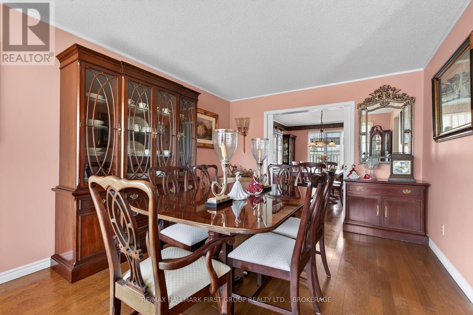 1130 CAITLIN CRESCENT - 4
