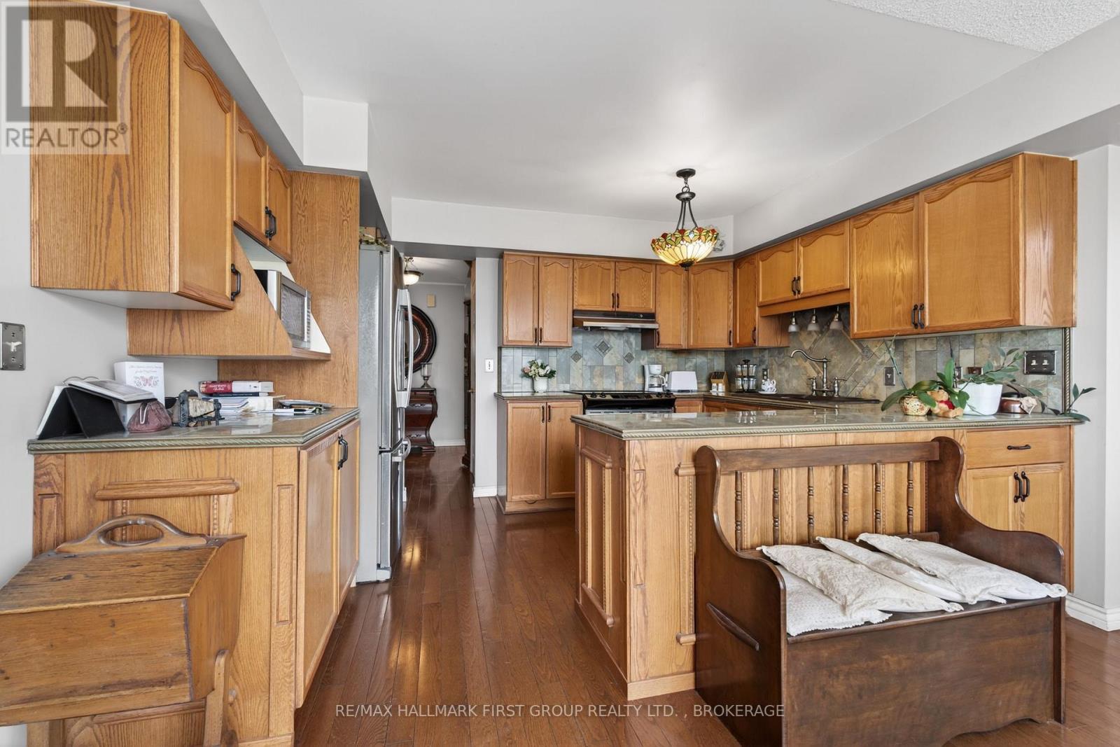 1130 CAITLIN CRESCENT - 8