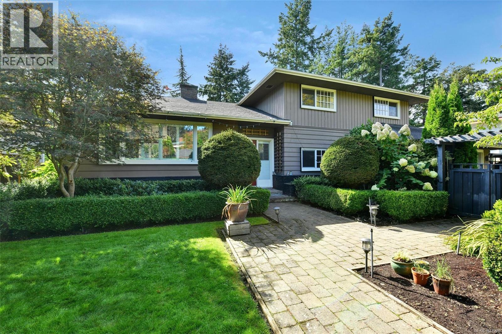 2065 Avondale Rd - 1